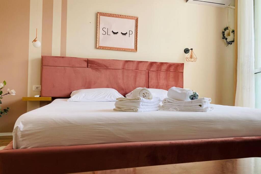 Spacious 1br Hub With Balcony Tirana