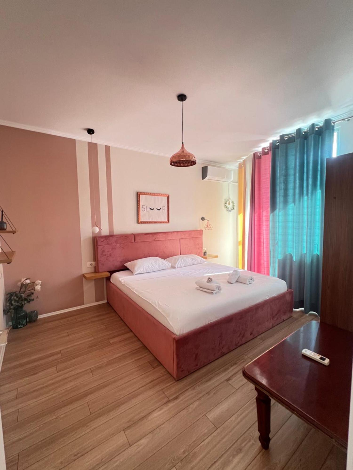 Apartamento Spacious 1br Hub With Balcony