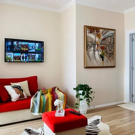 Spacious 1Br City Hub With Balcony Tirana Exterior photo